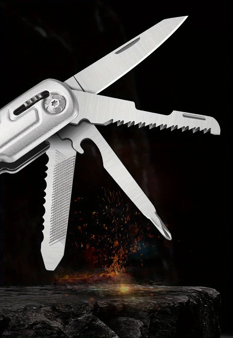 The Outdoor Multifunctional Tool Hammer Has A Flashlight Function and Is Extremely Powerful.